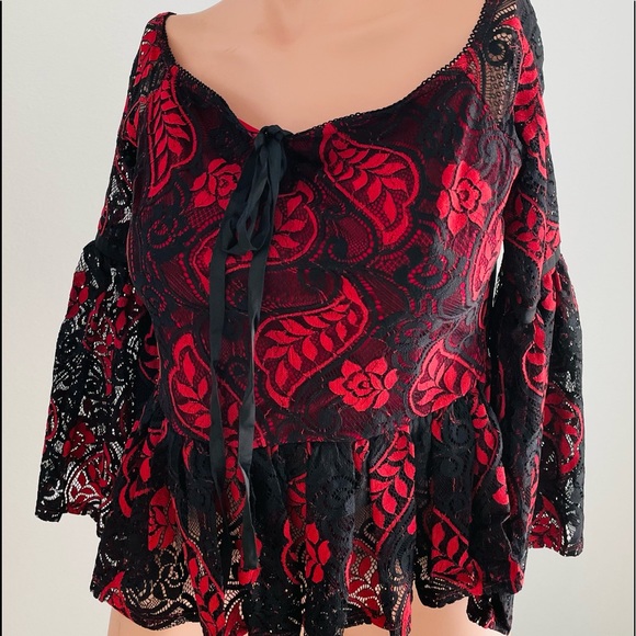 NWT $155 ROMEO & JULIET COUTURE Bohemian Black and Red LACE PEASANT TOP S - Picture 6 of 11